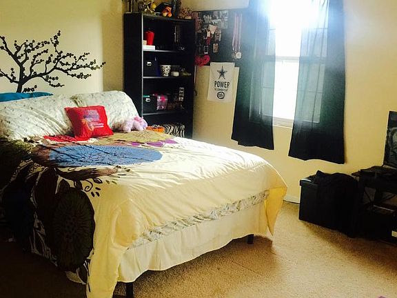 4th image of 124 N Altamont Ave #124