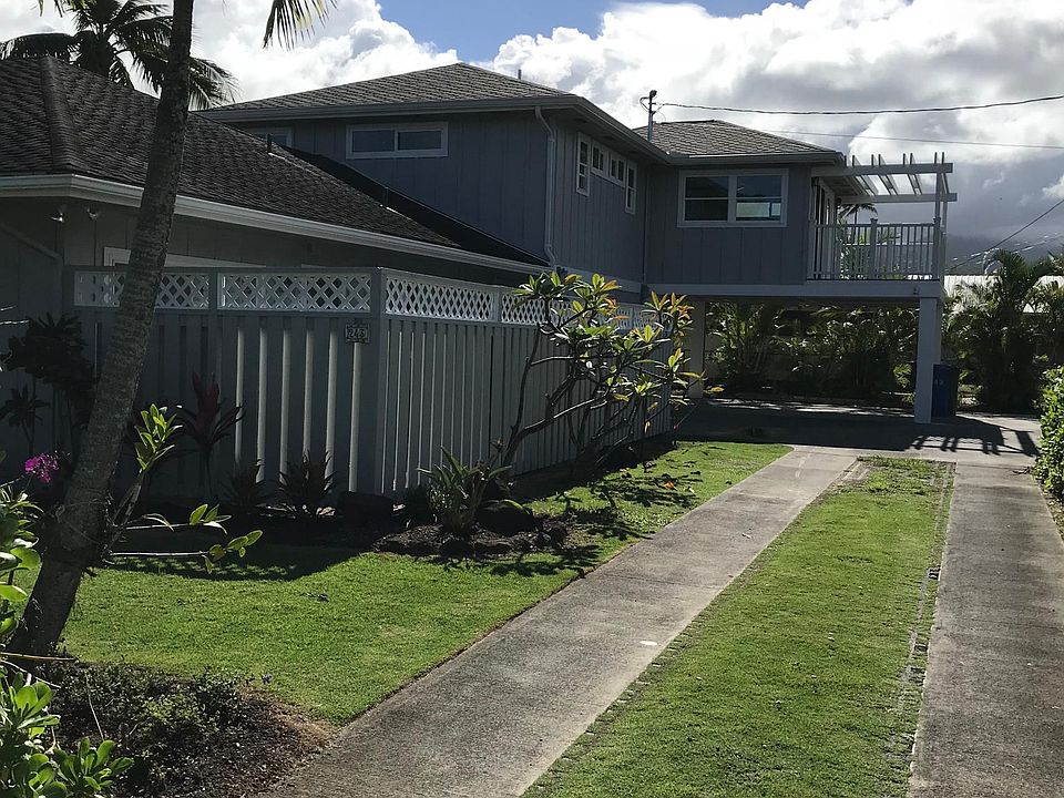Flag lot down long paved driveway.
Off the main road.