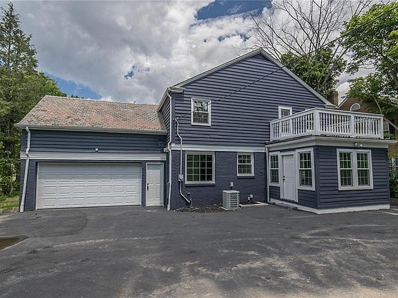 3rd image of 18512 Van Aken Blvd
