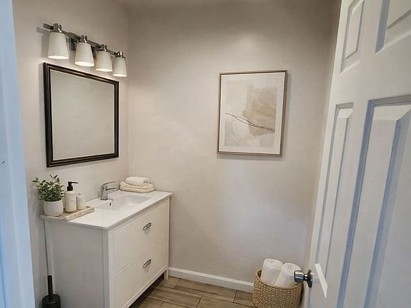 2nd image of 4250 35th St #4250