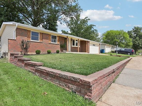 2nd image of 2615 Camino Dr