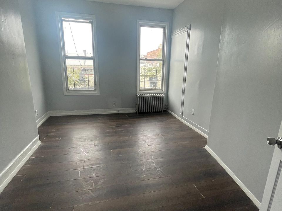 2nd image of 1048 Washington Ave Floor 2