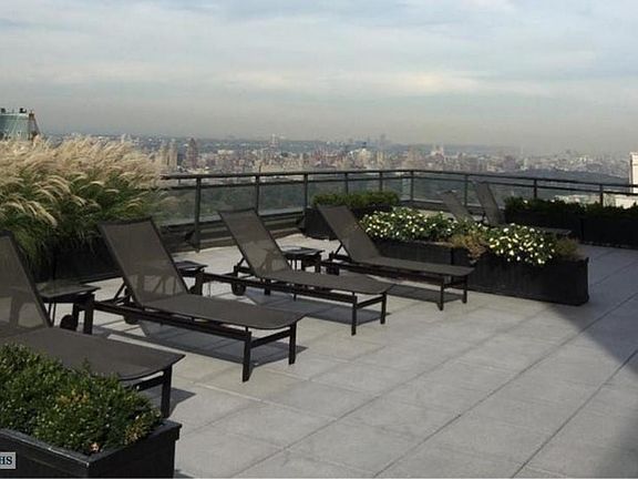 5th image of 117 E 57th St APT 39D