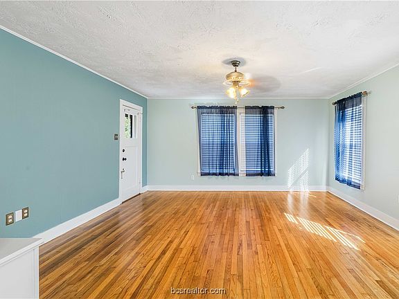 2nd image of 201 N Coulter Dr