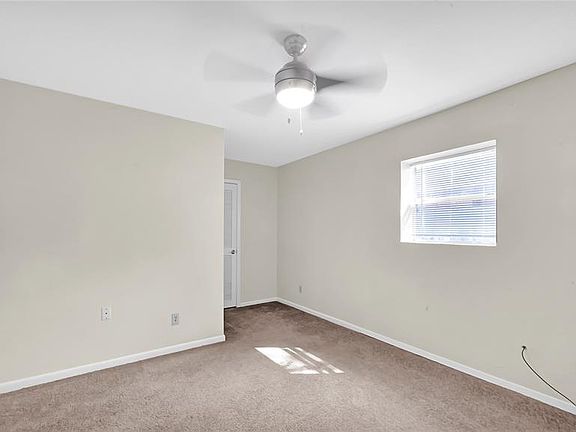 5th image of 737 E Brown Ln