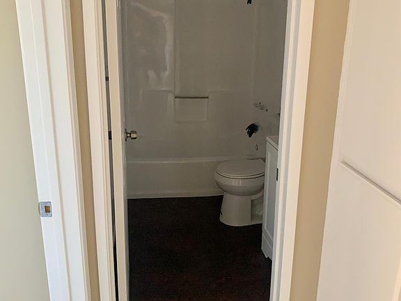 4th image of 635 E Cypress Ave