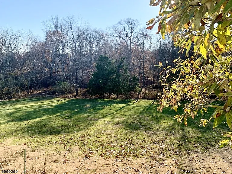 9 Collins Dr — Photo 26