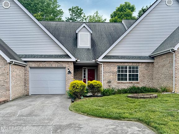 2nd image of 3319 Laurel View Rd