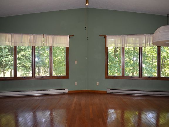 3rd image of 1196 Ginko Dr