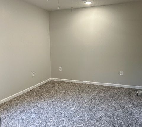 5th image of 607 E North