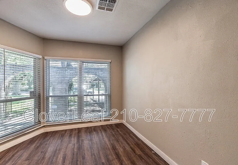 1031 Ericson St — Photo 8