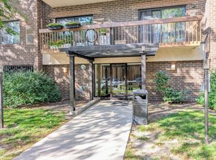 6102 N Sheridan Rd, Chicago, IL 60660