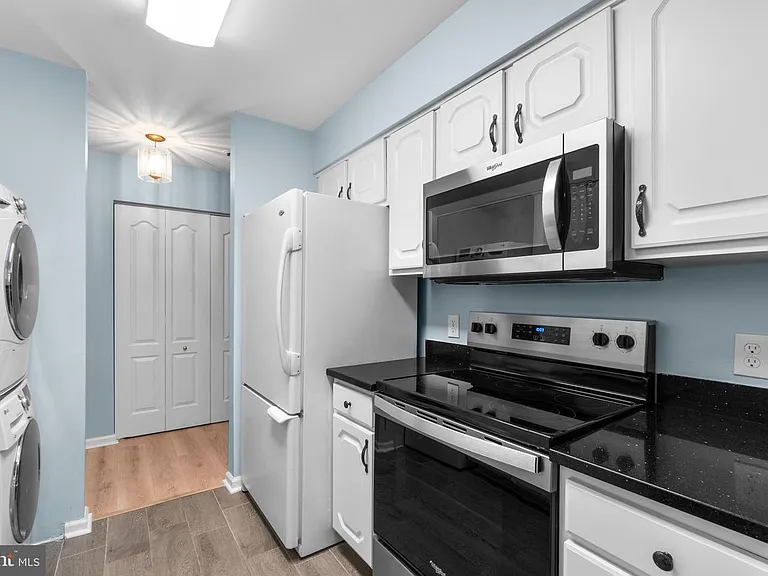 8378 Montgomery Run Rd #D — Photo 4