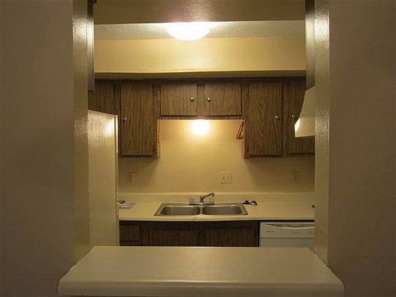 4th image of 2404 Blanco Dr