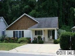 2220 Old Chantilly Ct, Charlotte, NC 28205