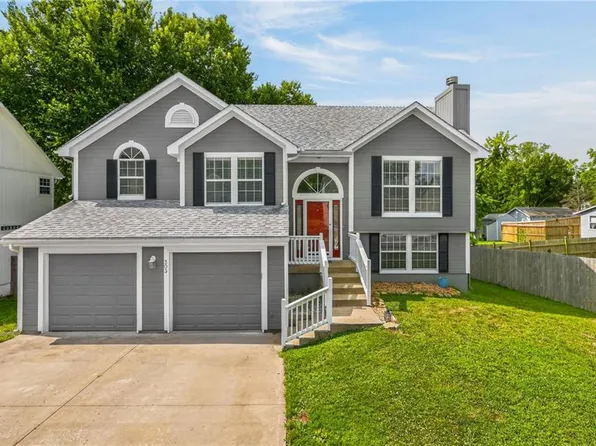 303 Crystal Dr, Belton, MO 64012