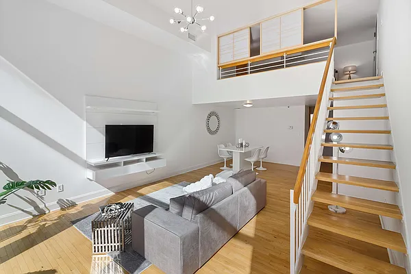 Sold by Martini Real Estate | media 23