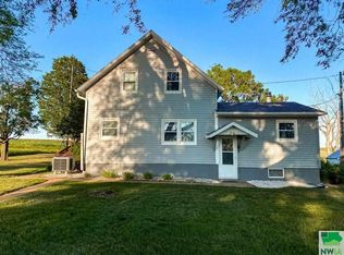 14534 140th St, Akron, IA 51001