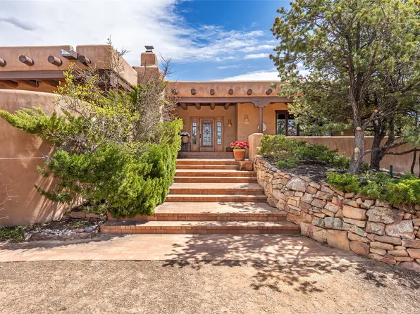 61 Calle Encanto, Santa Fe, NM 87506