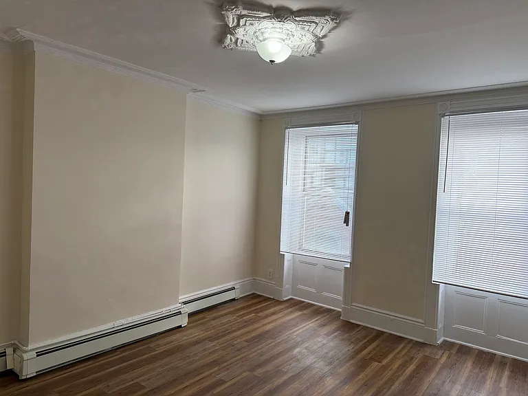 702 Willow Ave #4 — Photo 6