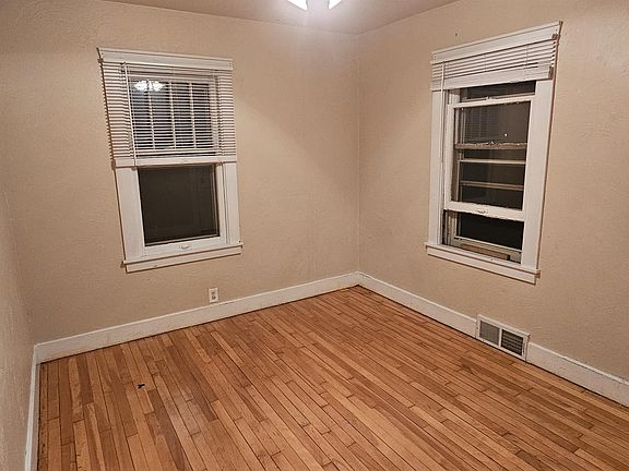 3rd image of 1476 Bennaville Ave