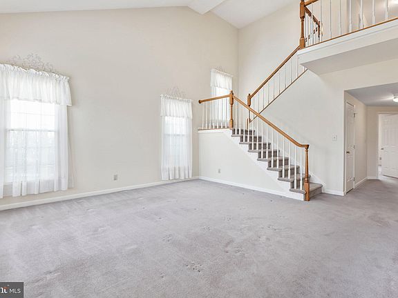 3rd image of 4411 Turnberry Dr
