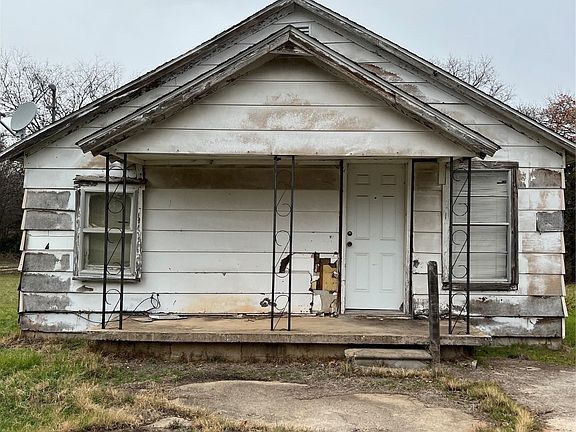 2nd image of 903 E Wolf St