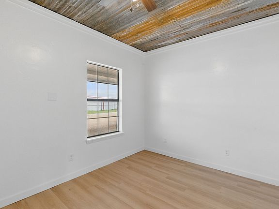 4th image of 5051 N Us Highway 281