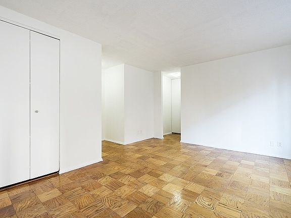5th image of 330 W 56th St APT 10A