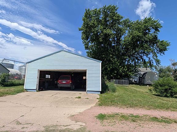 3rd image of 704 Avenue H
