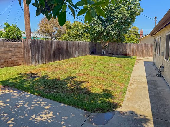 3rd image of 4213 E Croydon Ave