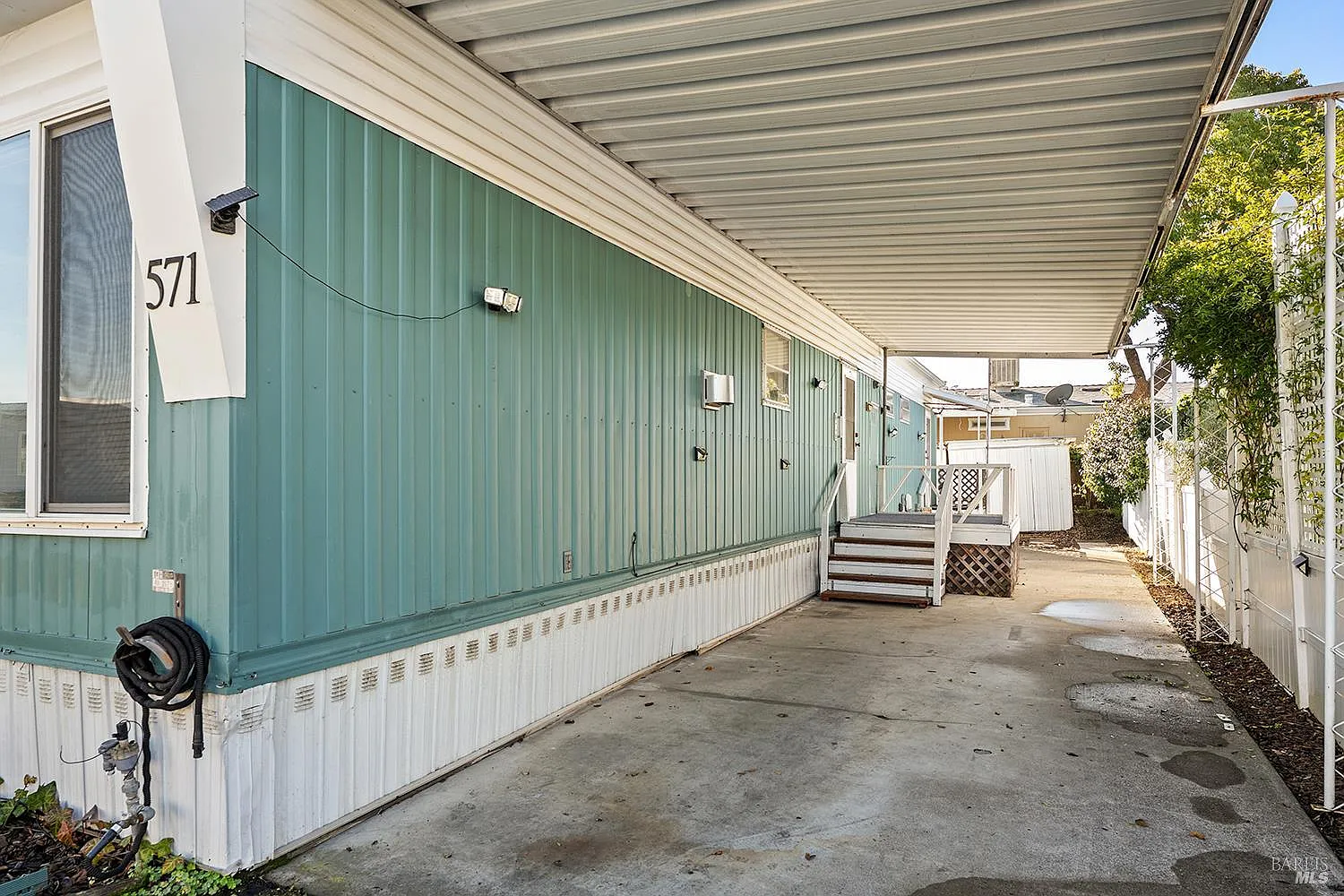 571 Birchwood Drive - Photo 4