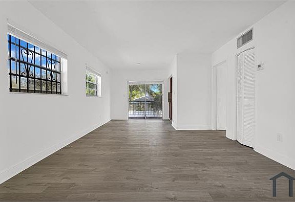 4th image of 8295 NE Miami Ct APT 4