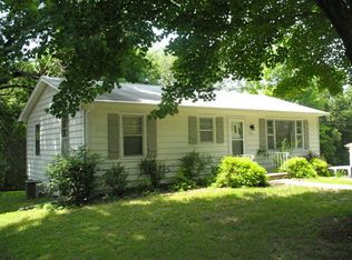 3012 S 28th St, Saint Joseph, MO 64503