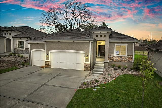 1st image of 2110 NW Ashurst Dr