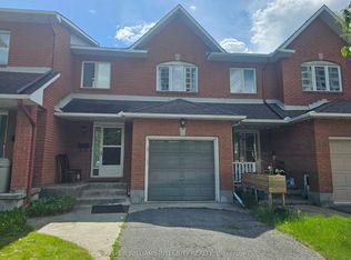 36 Thornbury Cres, Ottawa, ON K2G 6C5
