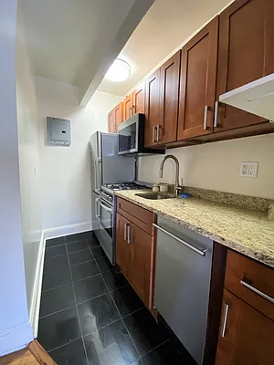 Rented by City Connections Realty | media 17