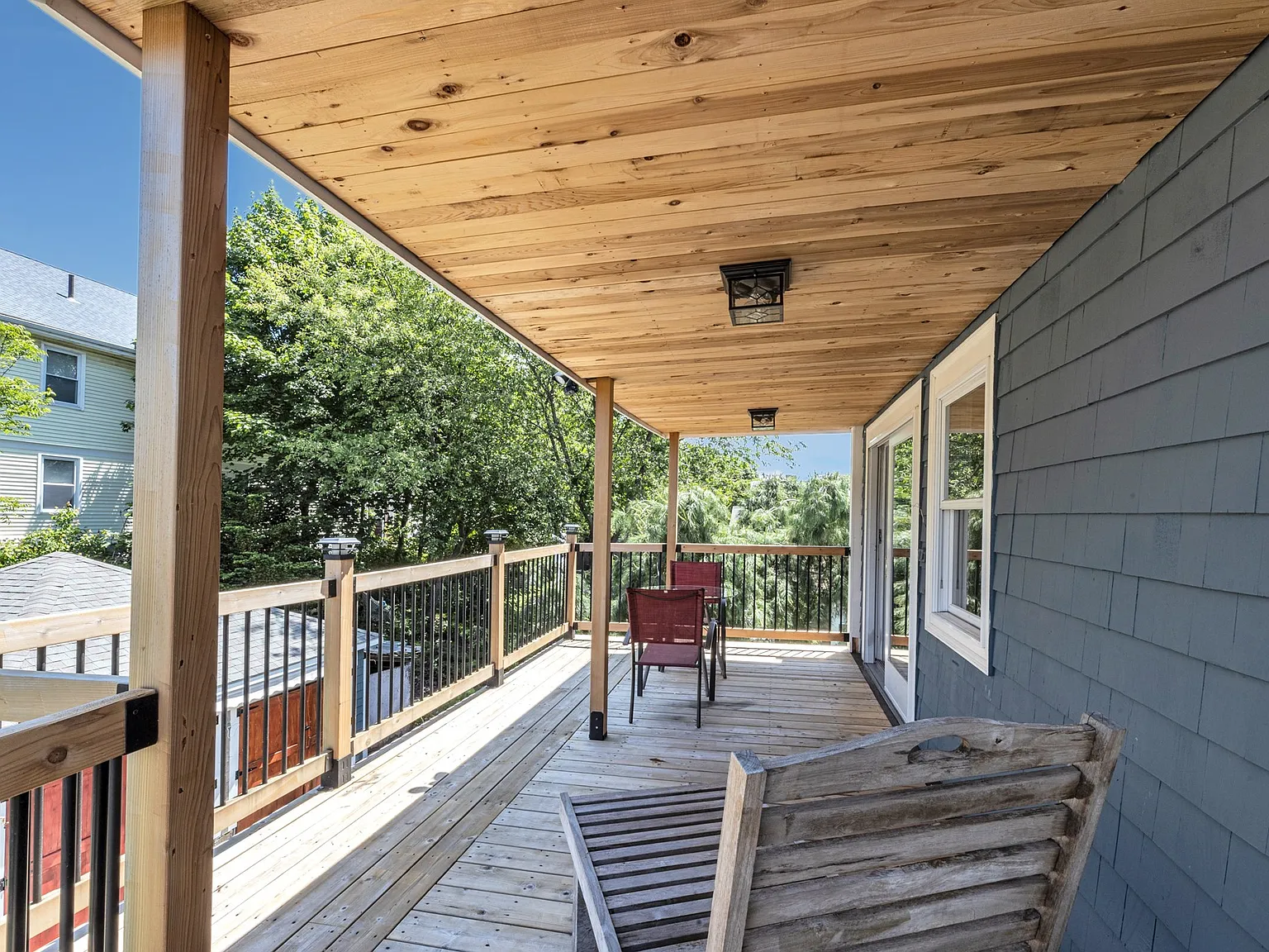 3 bed, 2.0 bath, 2298 sqft, $3,600 — Photo 4