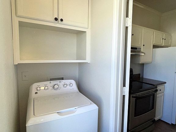 5th image of 3664 E Del Mar Blvd APT 9A