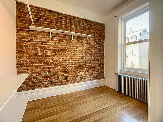 3rd image of 552 W 161st St #4