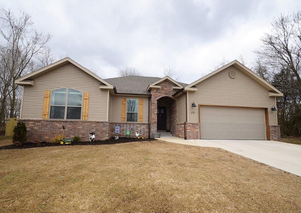 1st image of 33 Hillswick Ln