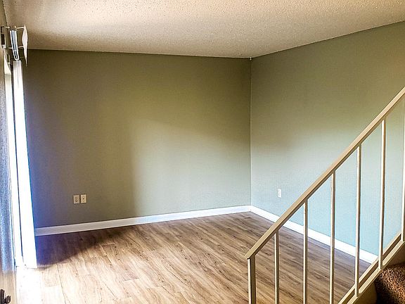 3rd image of 1860 Fox Run Dr APT 2