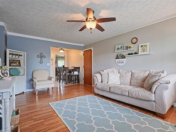 4th image of 403 Vista Ave