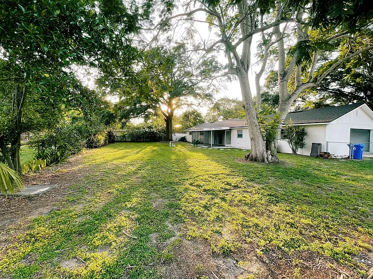 1515 Orangewood Dr — Photo 5