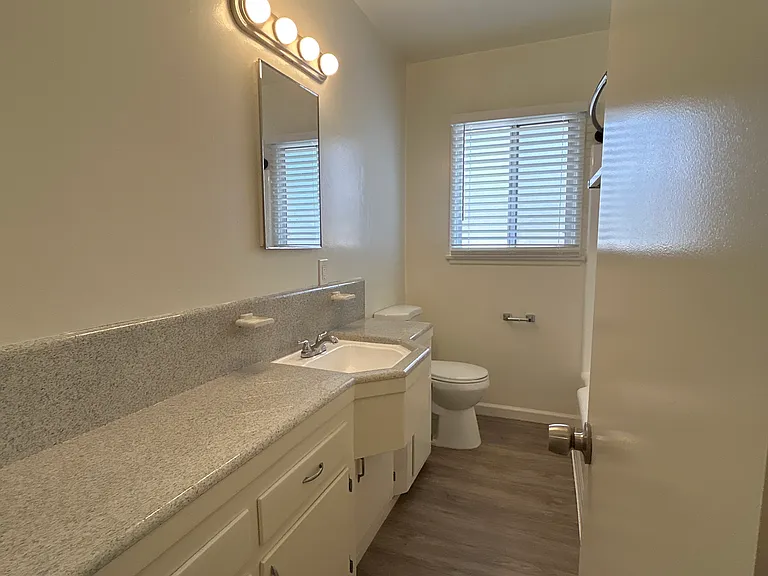 4634 W El Segundo Blvd #C — Photo 8
