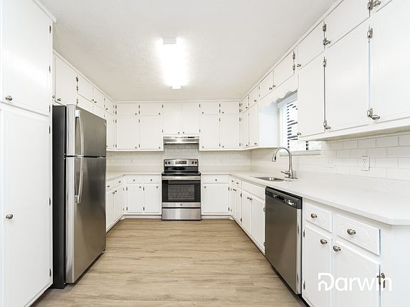 2nd image of 1416 Hillside Pl SE