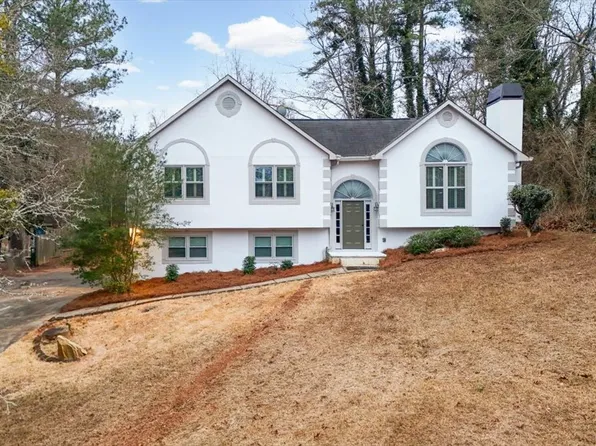 325 Almon Rd, Carrollton, GA 30117