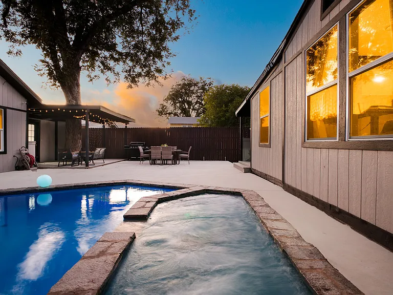 1515 W Kings Hwy — Photo 25