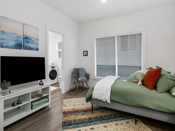 1816 Eastlake Ave E #103