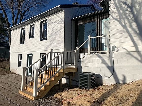 2nd image of 2284 Edgewater Dr NE